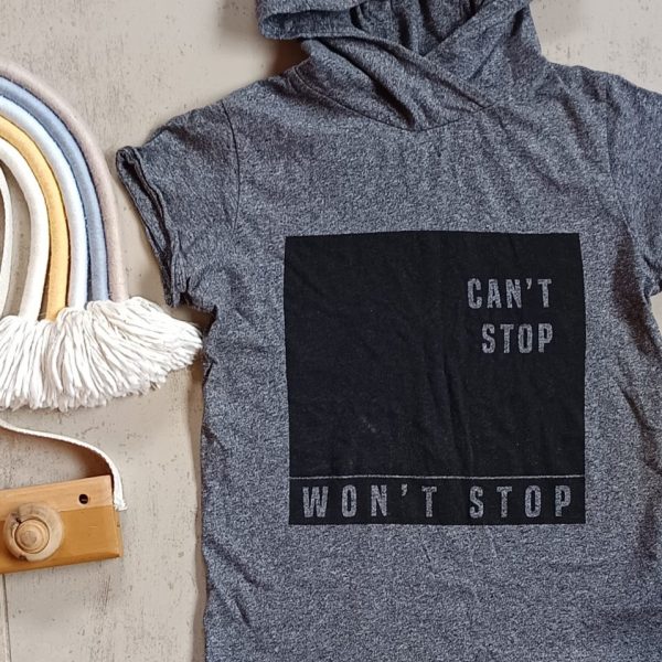 Remera con capucha T8