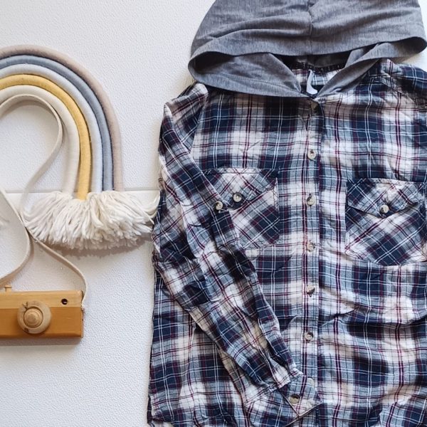 Camisa con capucha T12